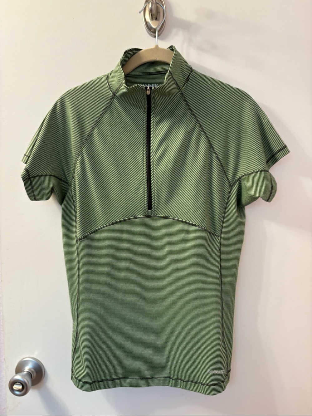Annika Golf Top Small/P PTP 20-22/L 24 EUC